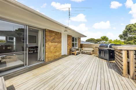 Photo of property in 1/9 Brunton Place, Glenfield, Auckland, 0629