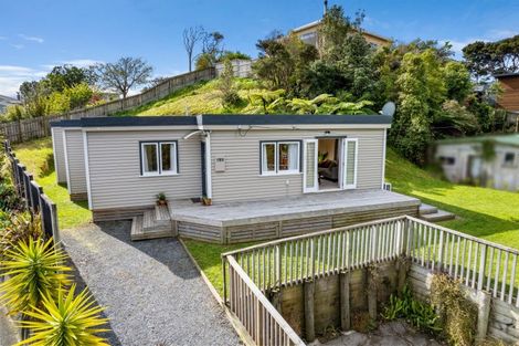 Photo of property in 25 Kiriwai Road, Paremata, Porirua, 5024
