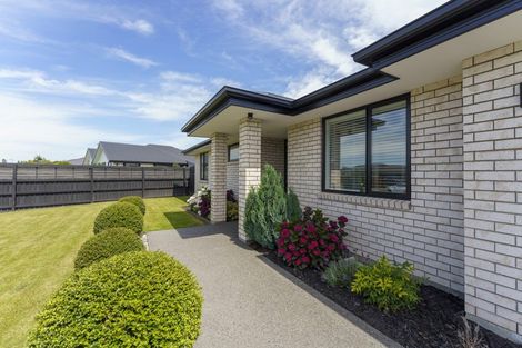 Photo of property in 11 Flagstaff Place, Halswell, Christchurch, 8025