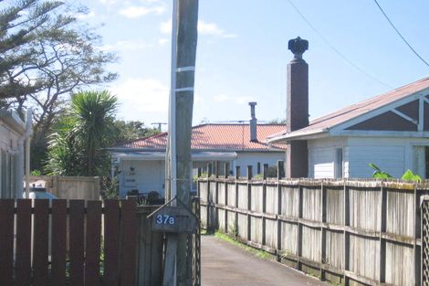 Photo of property in 2/37 Garelja Road, Henderson, Auckland, 0612