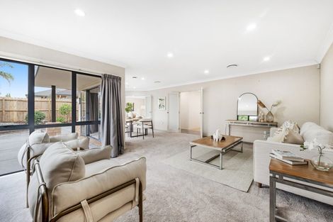 Photo of property in 3 Glanworth Place, Dannemora, Auckland, 2016