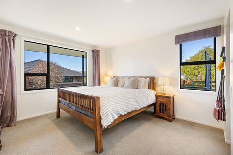 Photo of property in 2 Percy Lane, Wanaka, 9305