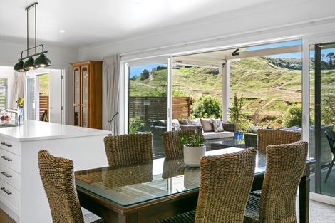 Photo of property in 98 Loch Views Road, Acacia Bay, Taupo, 3385