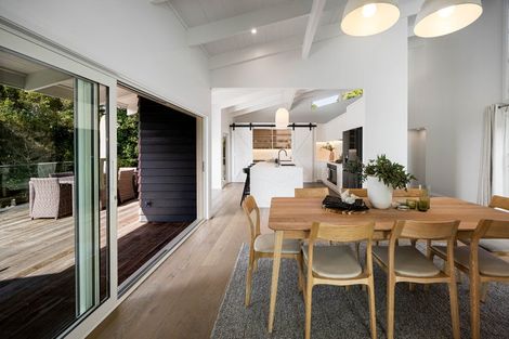 Photo of property in 47 Masterton Road, Rothesay Bay, Auckland, 0630