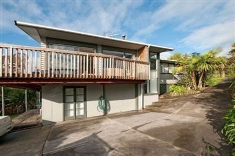 Photo of property in 10 Weatherly Road, Torbay, Auckland, 0630