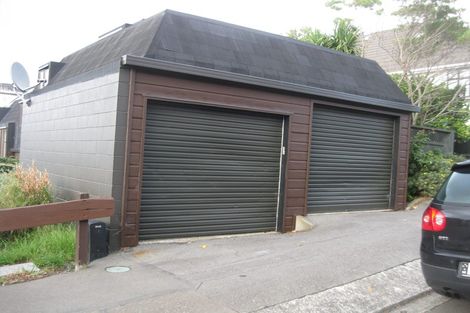 Photo of property in 2/27 Macdonald Crescent, Te Aro, Wellington, 6011