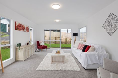 Photo of property in 1/53 Sungrove Rise, Sunnyvale, Auckland, 0612