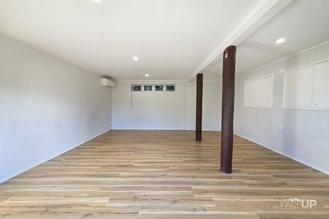 Photo of property in 1 Fernhaven Place, Massey, Auckland, 0614