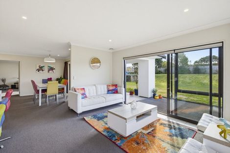 Photo of property in 8 Rae Lane, Paraparaumu Beach, Paraparaumu, 5032