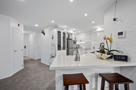 Photo of property in 1c/175 Hurstmere Road, Takapuna, Auckland, 0622