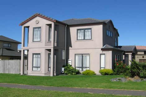Photo of property in 17 Tollana Road, Te Atatu Peninsula, Auckland, 0610