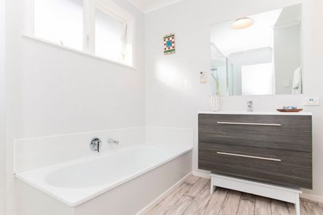 Photo of property in 143 Harris Street, Inner Kaiti, Gisborne, 4010