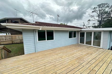 Photo of property in 2/130 Spinella Drive, Bayview, Auckland, 0629