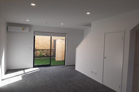 Photo of property in 9/21 Karamu Street, Te Atatu Peninsula, Auckland, 0610
