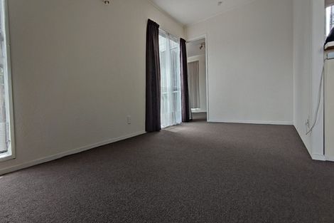 Photo of property in 25 Lisa Rise, Half Moon Bay, Auckland, 2012