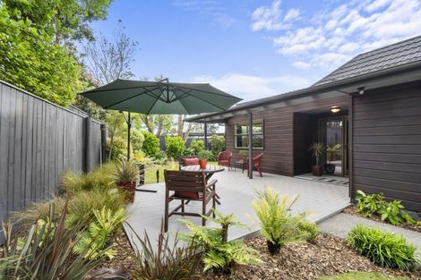 Photo of property in 18 Clifton Terrace, Fitzherbert, Palmerston North, 4410