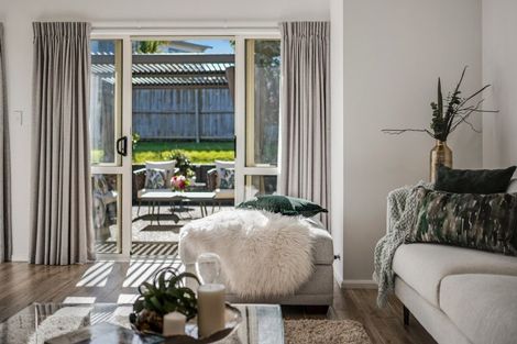 Photo of property in 38 Dannemora Drive, Dannemora, Auckland, 2016