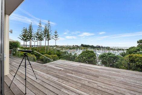 Photo of property in 81 Pine Harbour Parade, Beachlands, Auckland, 2018