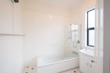Photo of property in 265 Ravensbourne Road, Ravensbourne, Dunedin, 9022