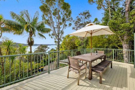 Photo of property in 11 Opou Road, Titirangi, Auckland, 0604