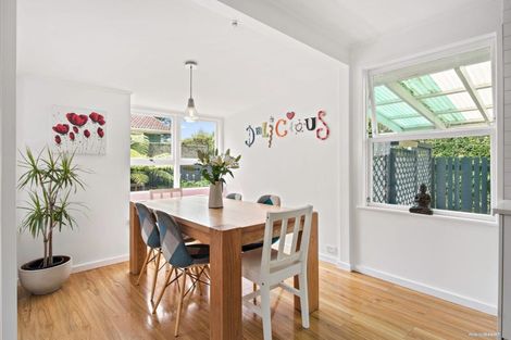 Photo of property in 36 Weatherly Road, Torbay, Auckland, 0630