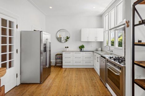 Photo of property in 112 Leinster Road, Merivale, Christchurch, 8014