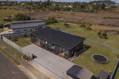 Photo of property in 23 Tairua Palms Place, Tairua, 3508