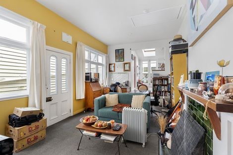 Photo of property in 48 Edinburgh Terrace, Berhampore, Wellington, 6023