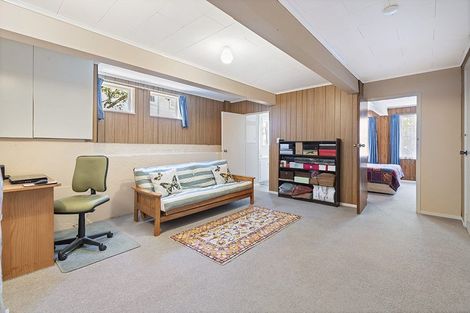 Photo of property in 23 Ellesmere Crescent, Pakuranga Heights, Auckland, 2010