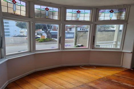 Photo of property in 28 Roxburgh Street, Mount Victoria, Wellington, 6011