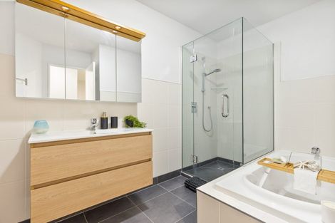 Photo of property in 6/42 Fields Parade, Oteha, Auckland, 0632