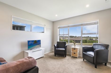 Photo of property in 10 Pyne Crescent, Pokeno, 2402