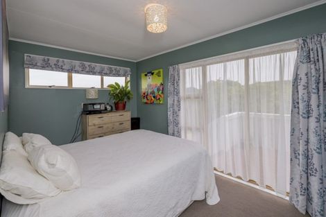 Photo of property in 62 Toi Street, Otaki Beach, Otaki, 5512