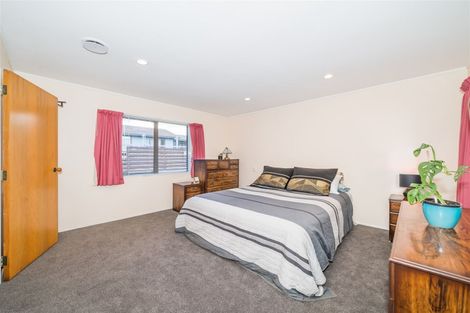 Photo of property in 28 Kentucky Way, Awapuni, Palmerston North, 4412