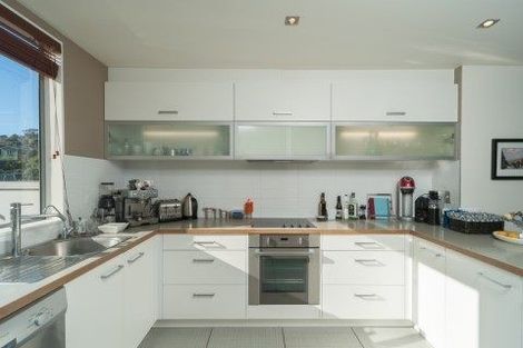 Photo of property in 3 Tiketike Way, Brooklyn, Wellington, 6021