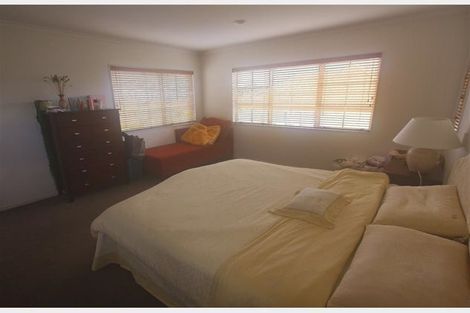 Photo of property in 22 Delmont Close, East Tamaki Heights, Auckland, 2016