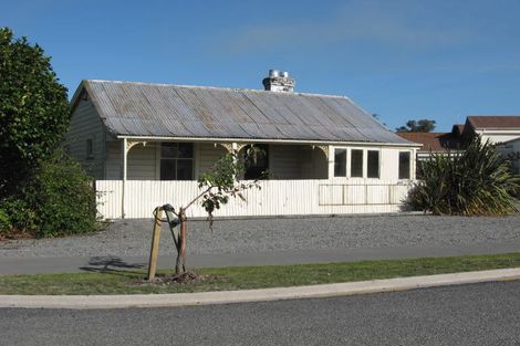 Photo of property in 2 Selwyn Street, Leeston, 7632