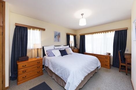 Photo of property in 562 Featherston Street, Roslyn, Palmerston North, 4414