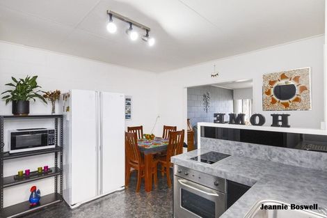 Photo of property in 16 Carow Street, Palmerston North, 4410