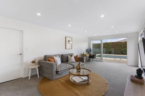 Photo of property in 87 Sylvan Avenue, Northcote, Auckland, 0627