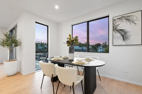 Photo of property in 144a Oaktree Avenue, Browns Bay, Auckland, 0630