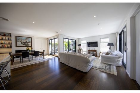 Photo of property in 67 Mansfield Avenue, St Albans, Christchurch, 8014