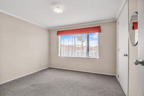 Photo of property in 1 Nevada Way, Kelvin Grove, Palmerston North, 4414
