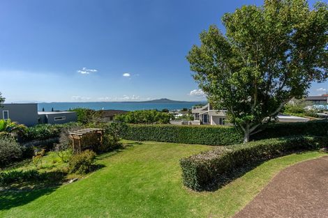 Photo of property in 9 Midway Avenue, Castor Bay, Auckland, 0620