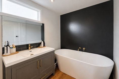 Photo of property in 20 Aorangi Road, Bryndwr, Christchurch, 8053