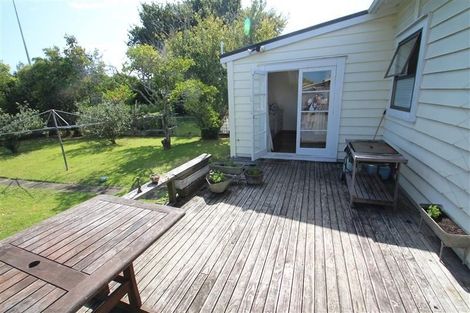 Photo of property in 25 Levonia Street, Morningside, Auckland, 1022