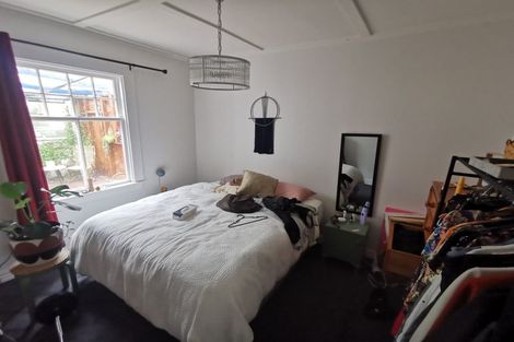 Photo of property in 404 Queens Drive, Lyall Bay, Wellington, 6022