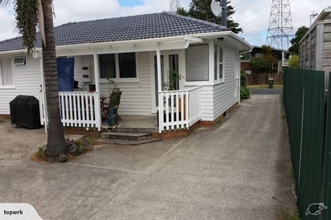 Photo of property in 76 Edgewater Drive, Pakuranga, Auckland, 2010