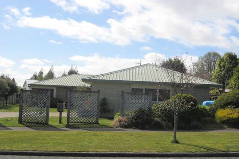 Photo of property in 14 Logan Avenue, Wharewaka, Taupo, 3330