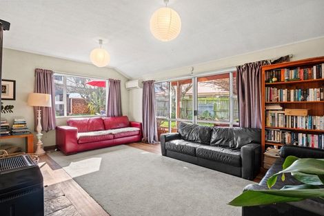 Photo of property in 35-35a Remarkables Crescent, Frankton, Queenstown, 9300